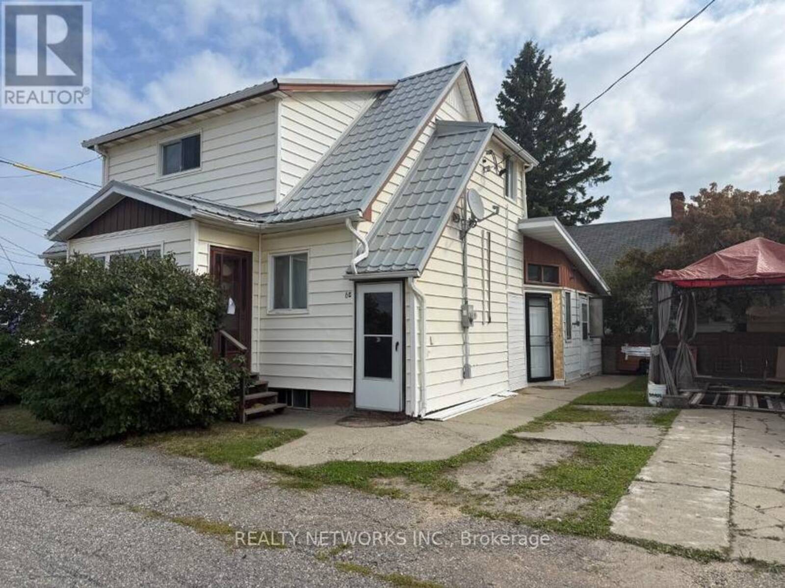 6 HOLLINGER LANE, Timmins, Ontario P0N 1G0