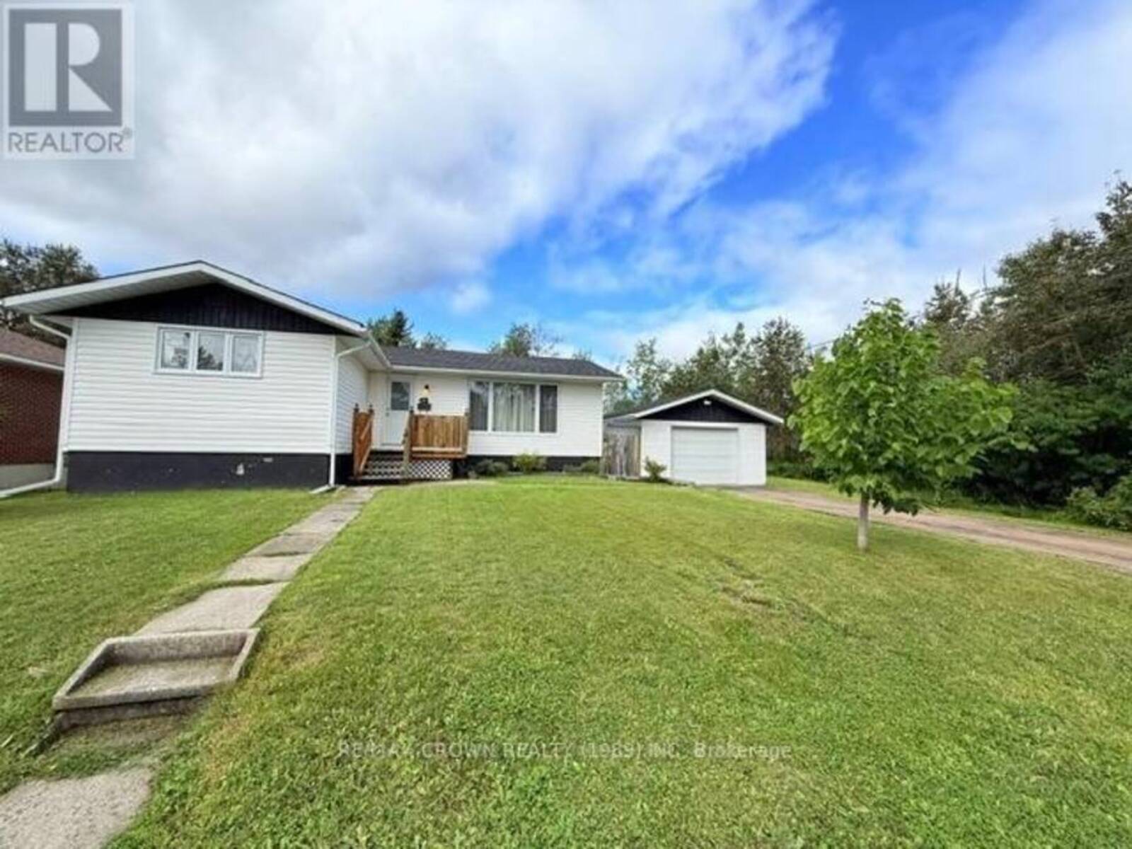 32 WINNIPEG STREET, Kapuskasing, Ontario P5N 1Z3