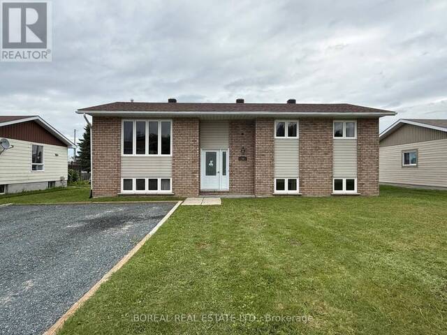 30 EIGHTEENTH AVENUE Cochrane Ontario, P0L 1C0 - 4 Bedrooms Home For Sale