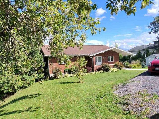 519 LAKESHORE ROAD N Temiskaming Shores Ontario, P0J 1P0 - 4 Bedrooms Waterfront Home For sale