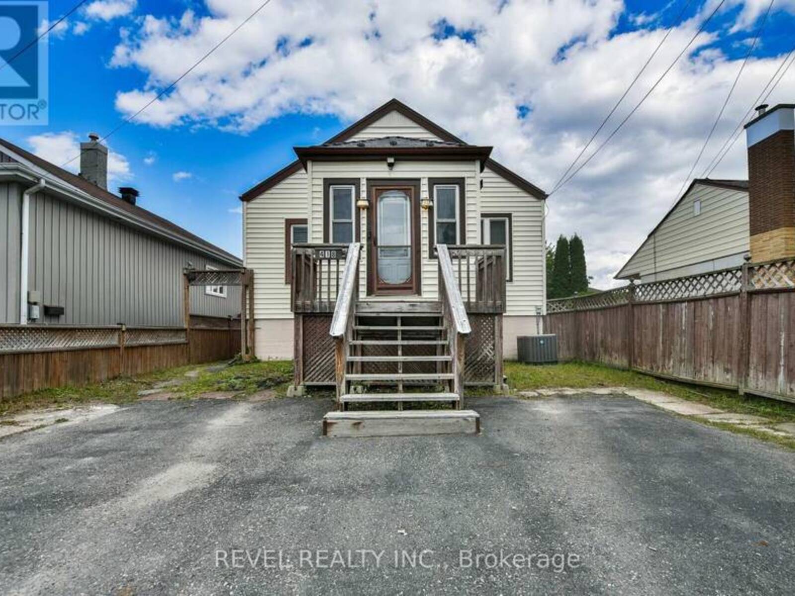 418 MAPLE STREET S, Timmins, Ontario P4N 1Z8