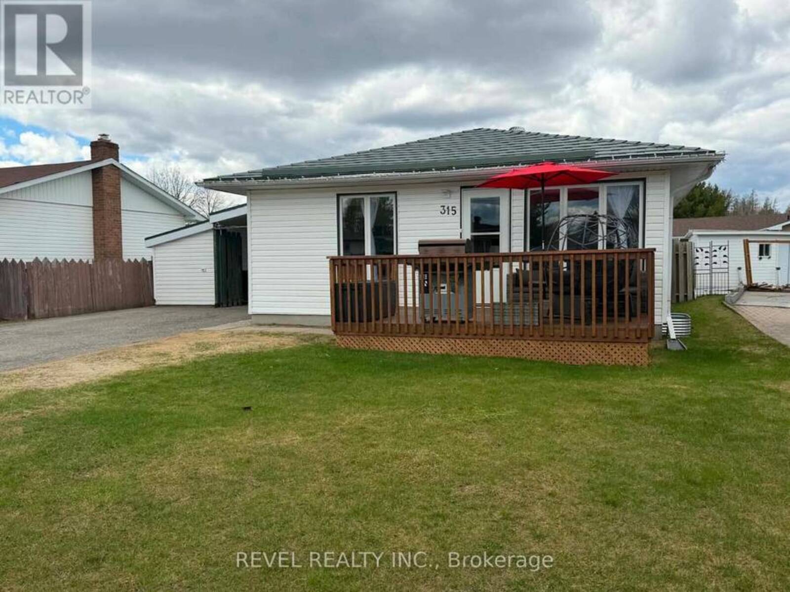 315 FRONTENAC CRESCENT, Timmins, Ontario P4N 7M2