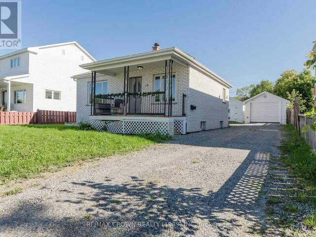13 PINE CRESCENT Kapuskasing Ontario, P5N 1X6 - 4 Bedrooms Home For Sale