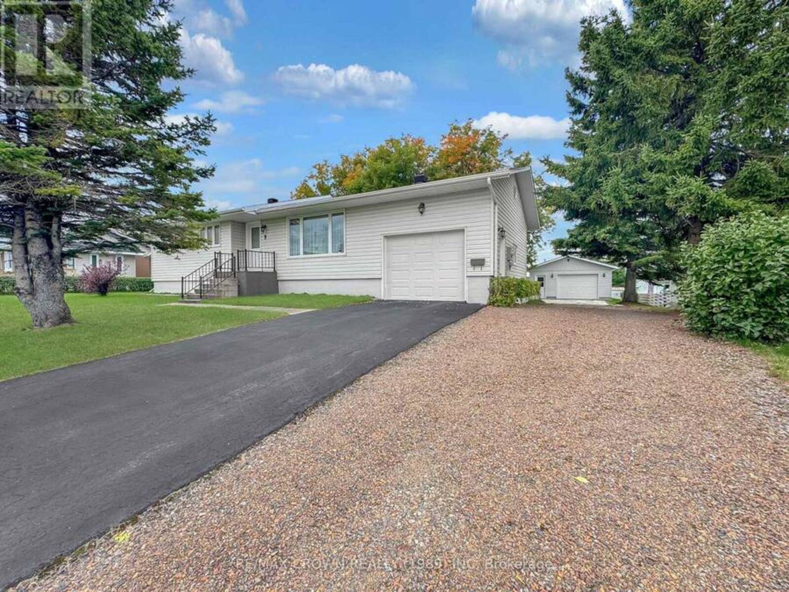 9 BOULDIER STREET, Kapuskasing, Ontario P5N 2T9
