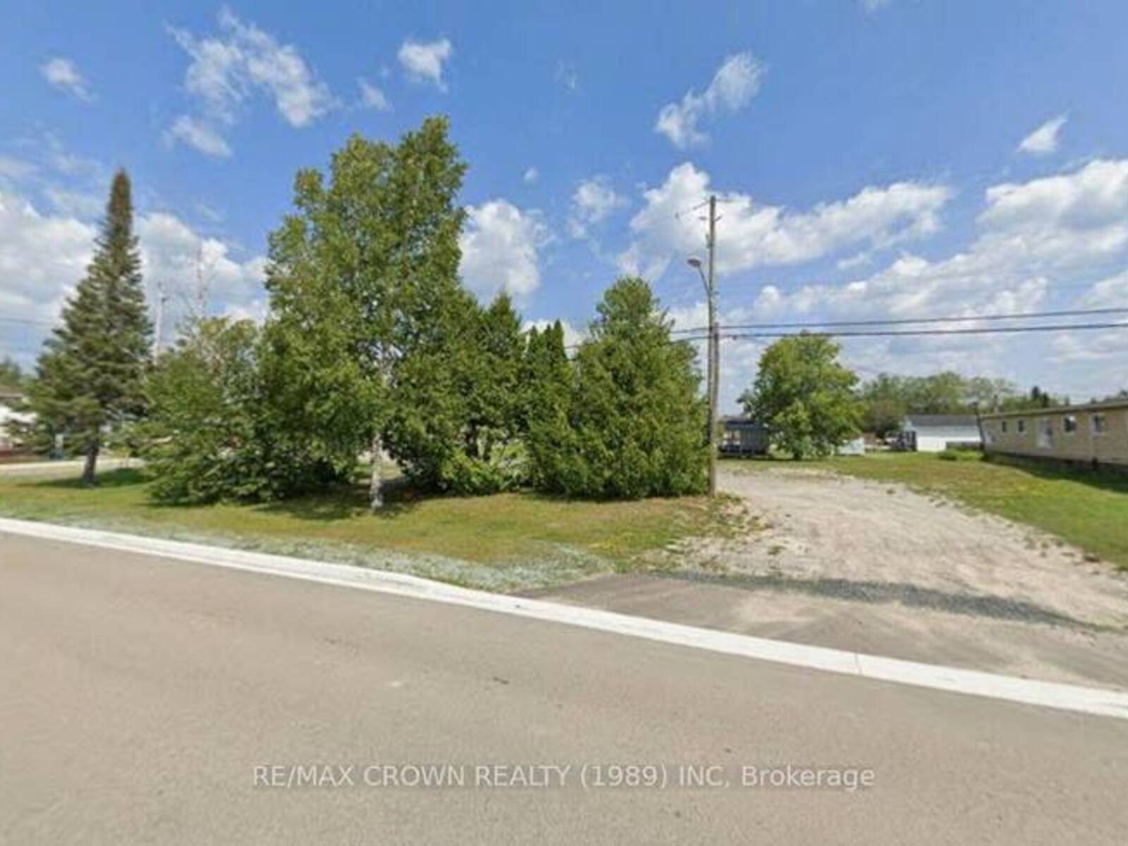 7-9 DUPONT STREET, Smooth Rock Falls, Ontario P0L 2B0