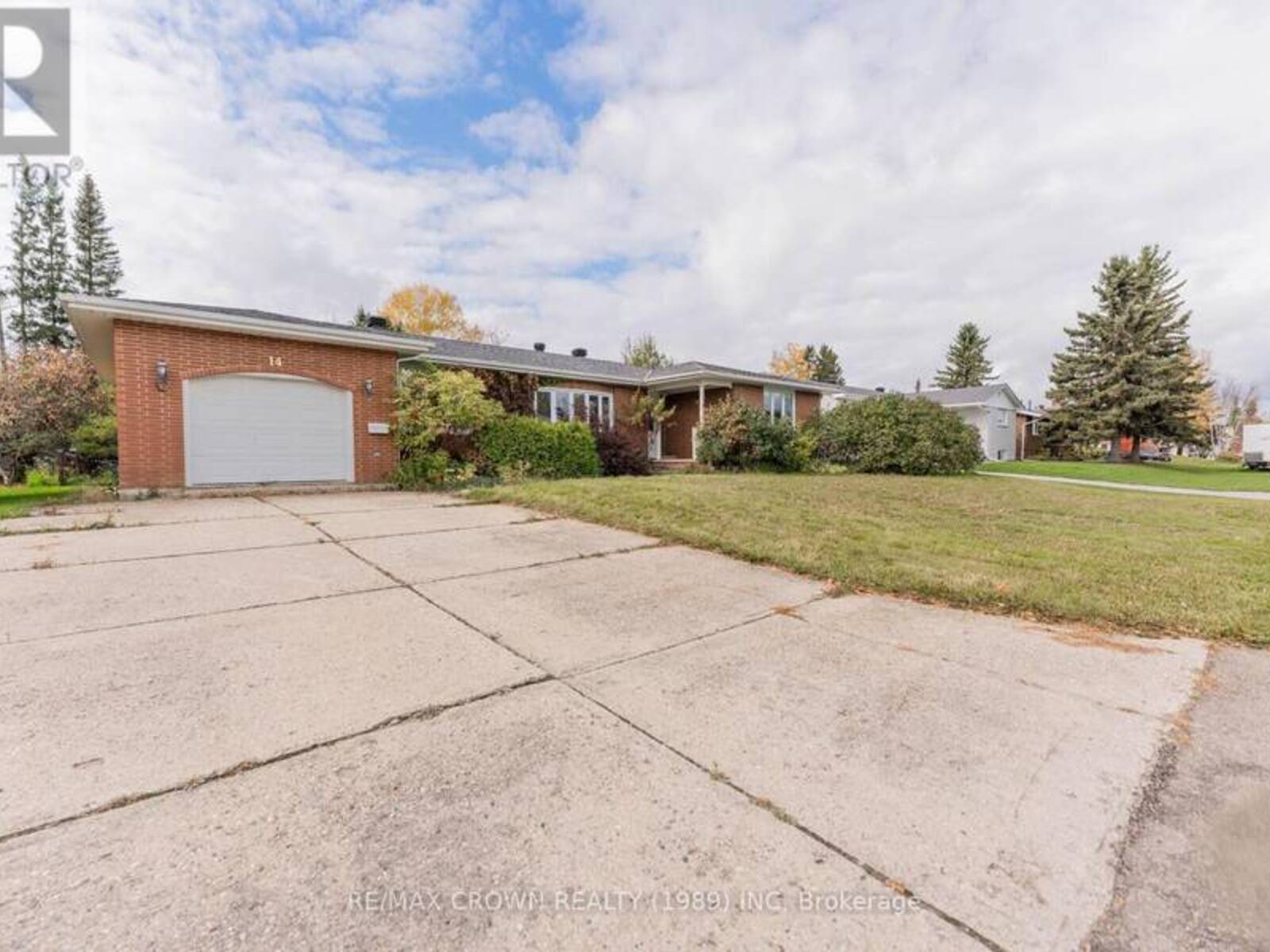 14 KENNEDY AVENUE, Kapuskasing, Ontario P5N 1M2