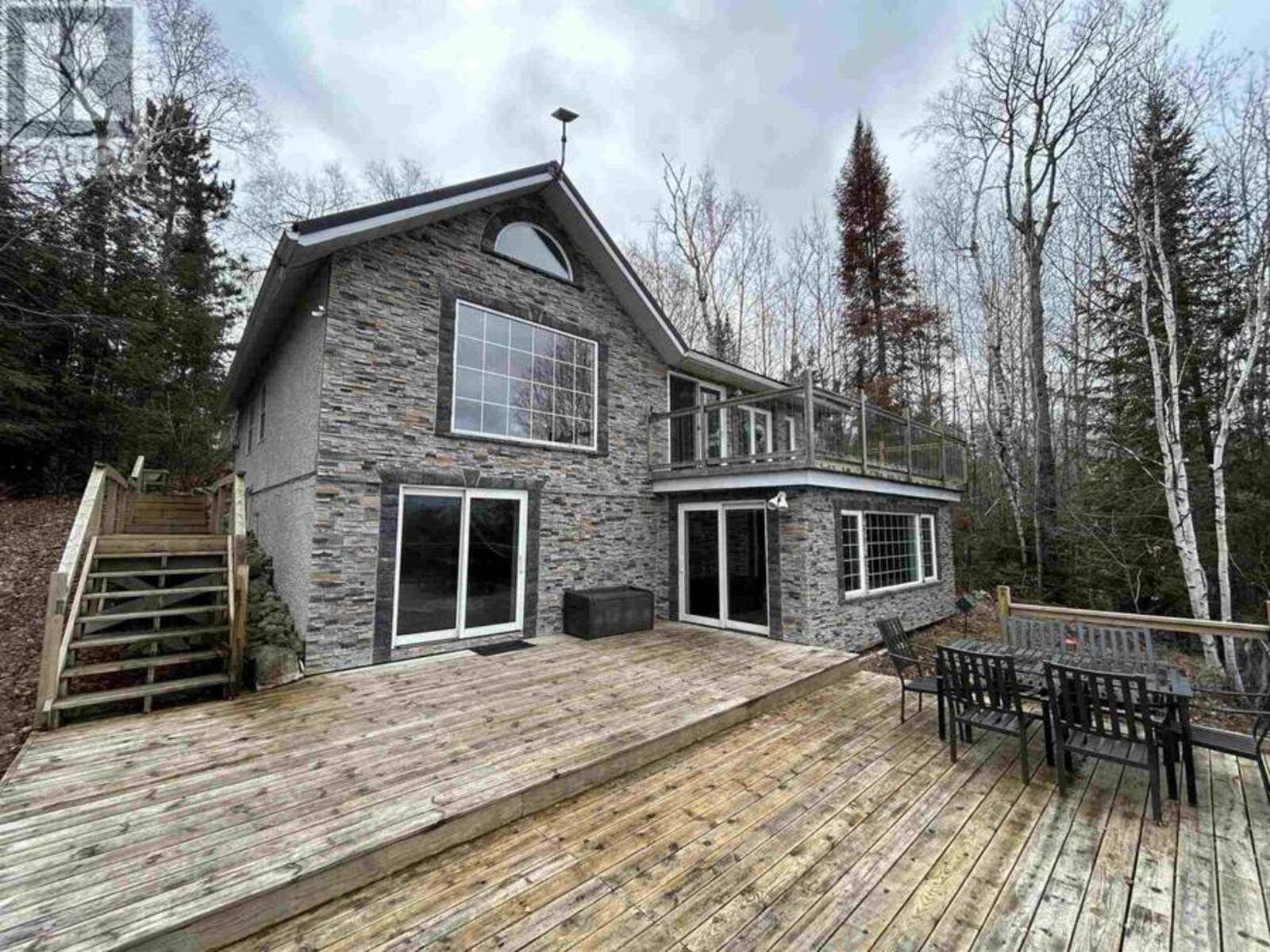 402C REEF POINT RD, Fort Frances, Ontario P9A 3M2