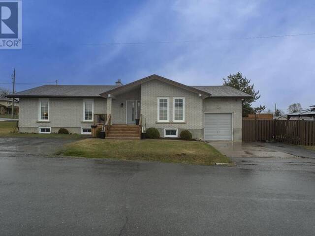 261 Piccadilly AVE Thunder Bay Ontario, P7B 5L3