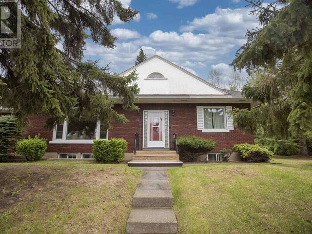 33 Summit AVE Thunder Bay Ontario, P7B 3N7