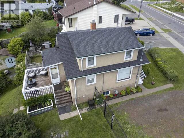 449 John ST Thunder Bay Ontario, P7B 1X8