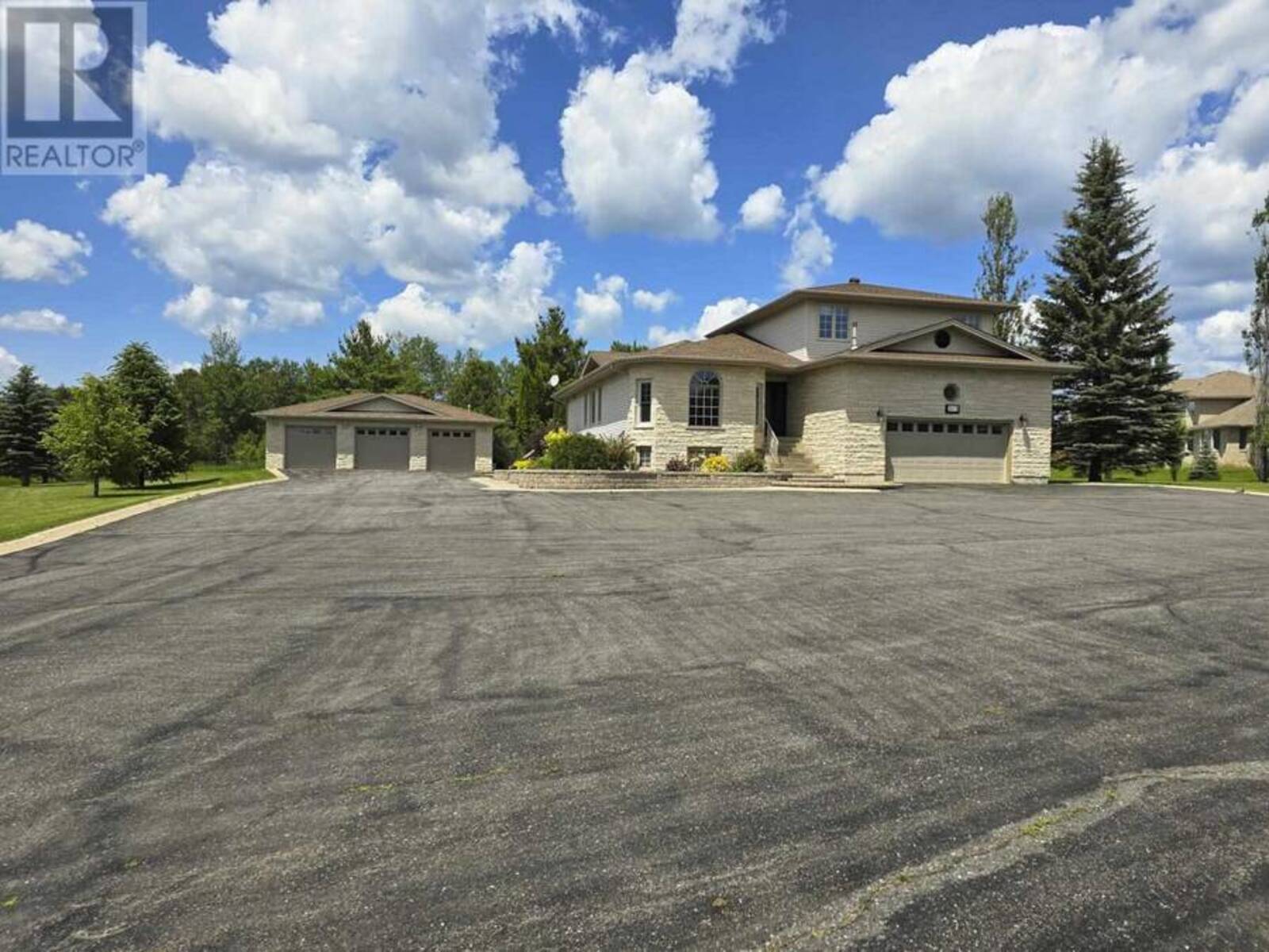 313 Cadillac CIR, Thunder Bay, Ontario P7G 2E3