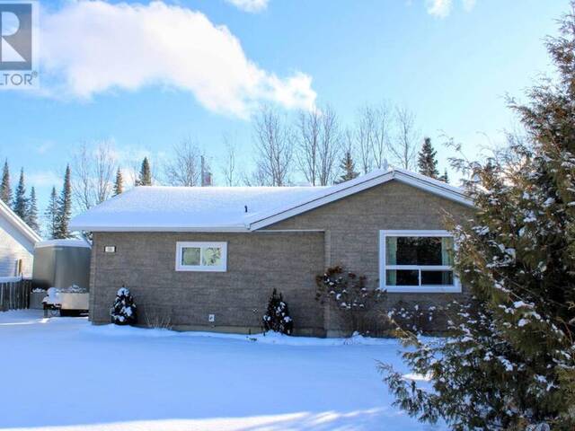 58 Redwing AVE Manitouwadge Ontario, P0T 2C0