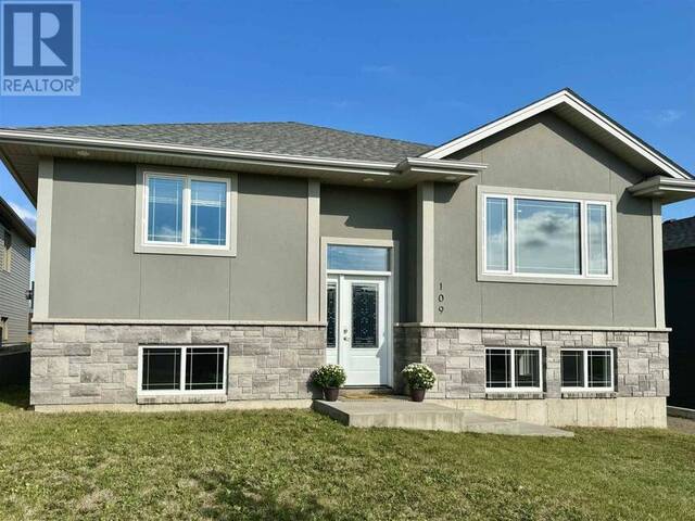 109 Dogwood CRES Thunder Bay Ontario, P7G 2N9