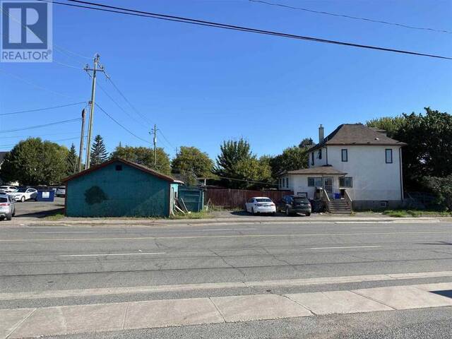 182 Machar ST Thunder Bay Ontario, P7B 2Y8