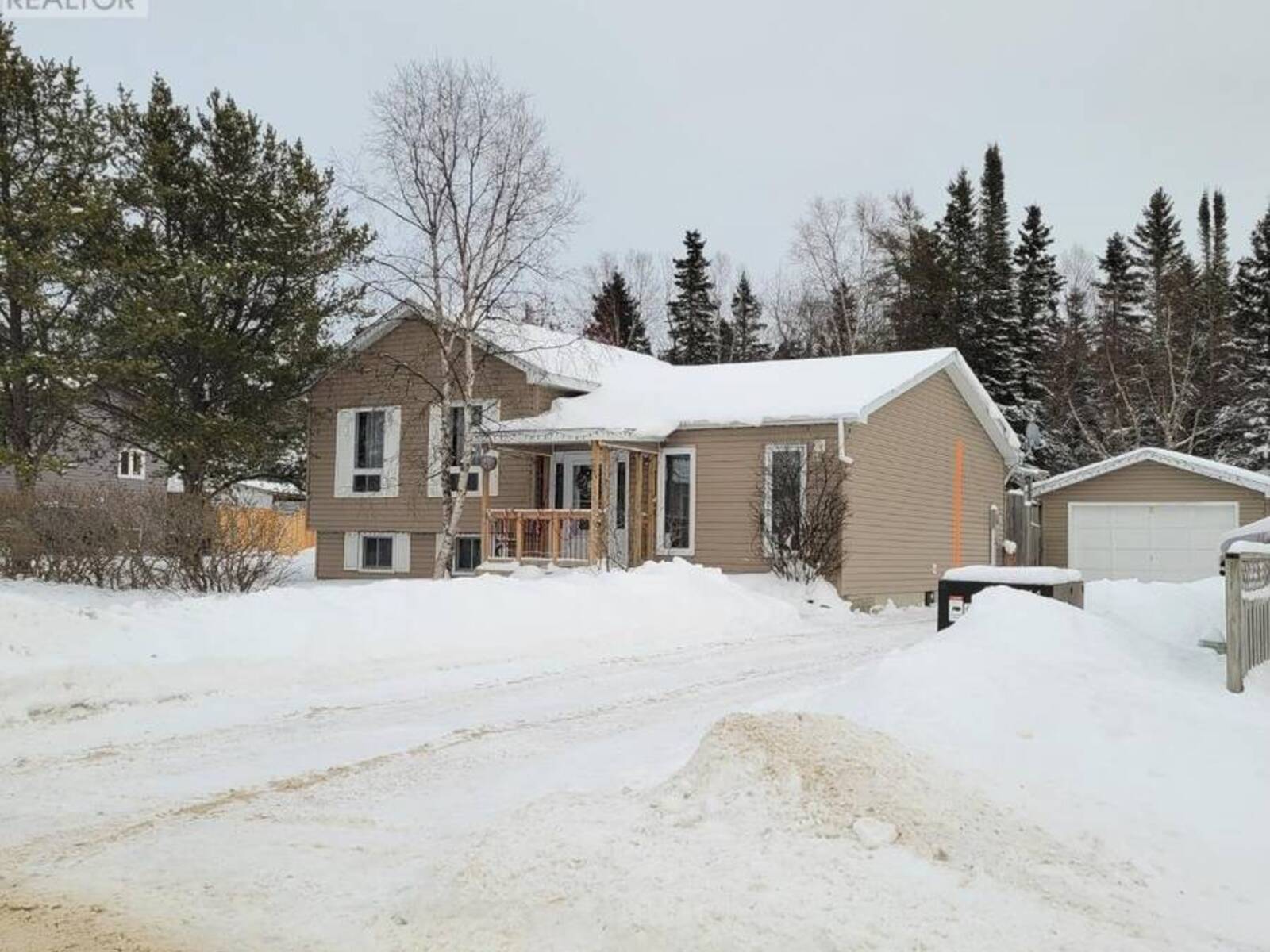 53 Hemlo Drive, Marathon, Ontario P0T 2E0