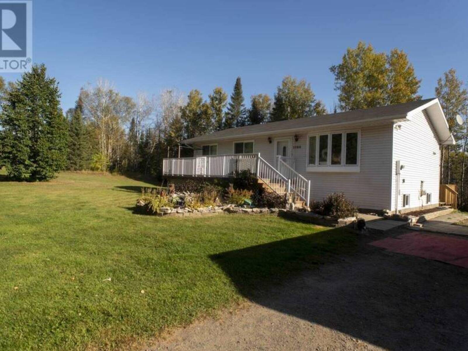 5566 Mapleward RD, Thunder Bay, Ontario P7G 1L5