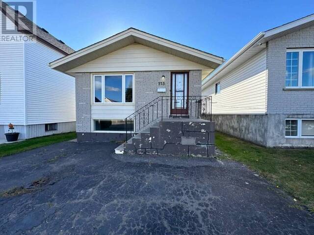 525 McBain ST Thunder Bay Ontario, P7C 2Y1