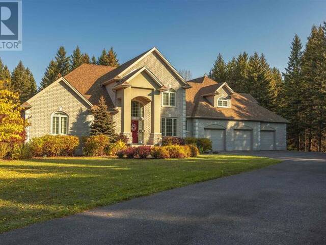 1914 Oliver RD Thunder Bay Ontario, P7G 1P1