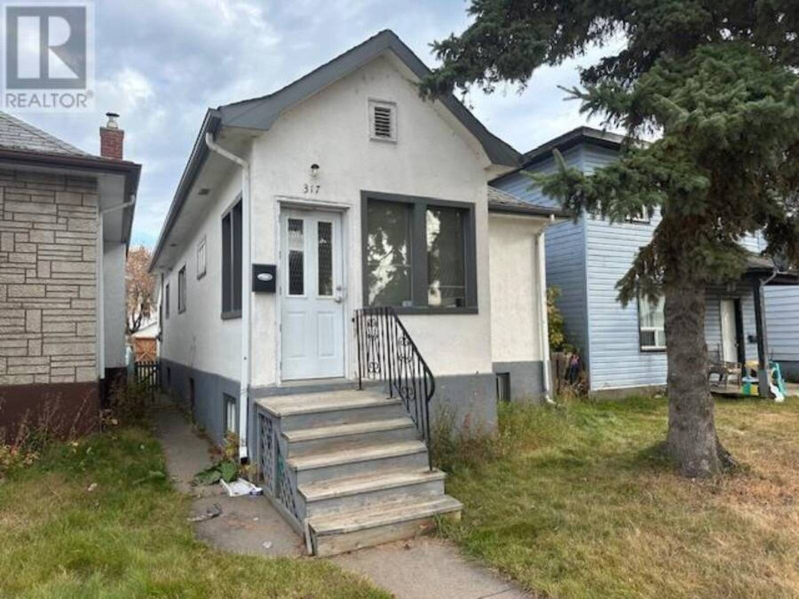 317 Finlayson. ST., Thunder Bay, Ontario P7C 2L1