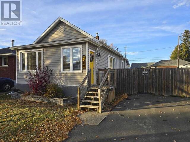 1305 Frederica ST W Thunder Bay Ontario, P7E 3Y5