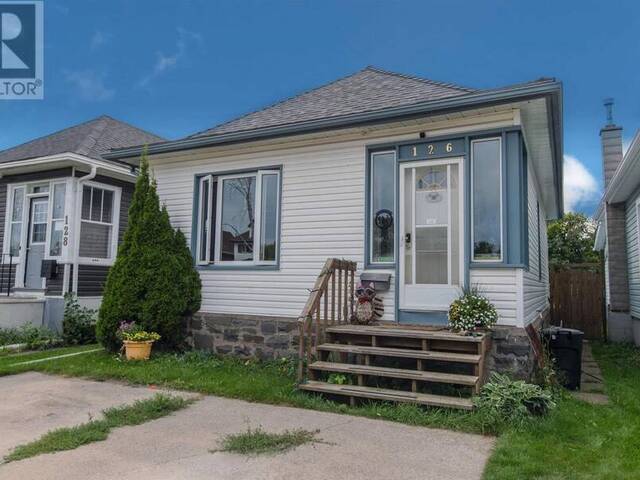 126 Amelia ST E Thunder Bay Ontario, P7E 3Z4