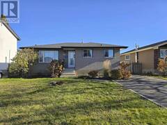 662 Mohawk CRES Thunder Bay Ontario, P7C 5G5