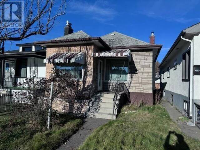 319 FINLAYSON ST Thunder Bay Ontario, P7C 2L1