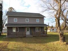 101 QUEEN ST Barwick Ontario, P0W 1A0