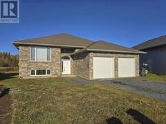 405 SOUTH CREEK SQ Thunder Bay Ontario, P7B 0C4