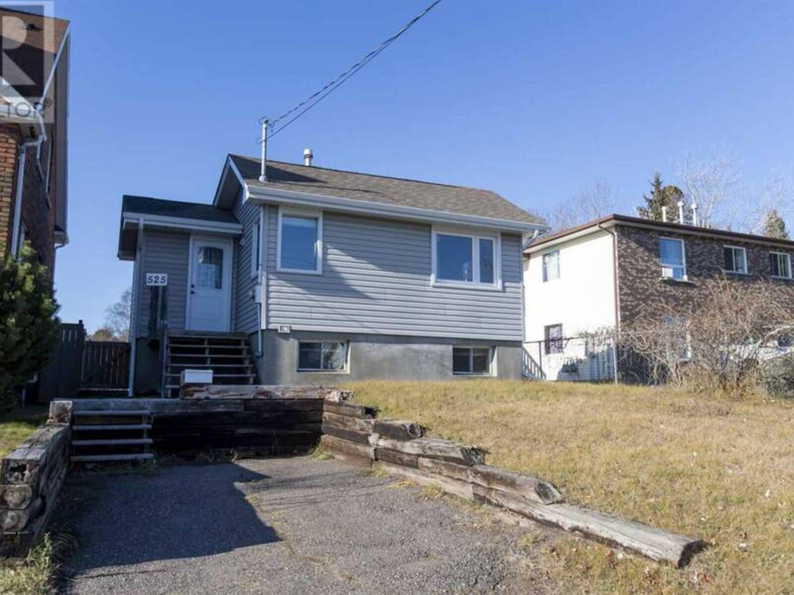 525 LESLIE AVE, Thunder Bay, Ontario P7A 1Z1