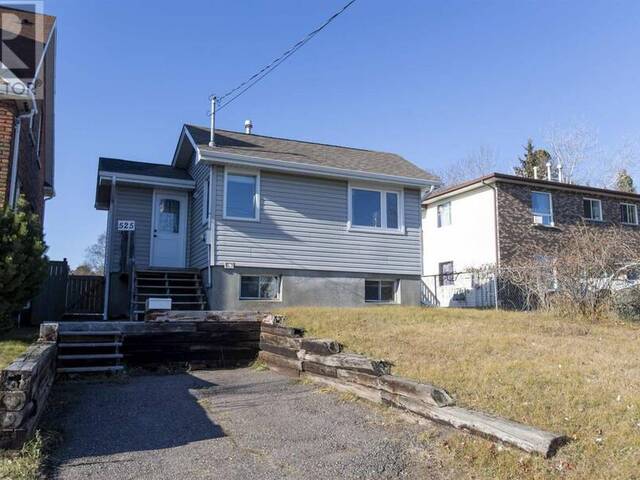 525 LESLIE AVE Thunder Bay Ontario, P7A 1Z1