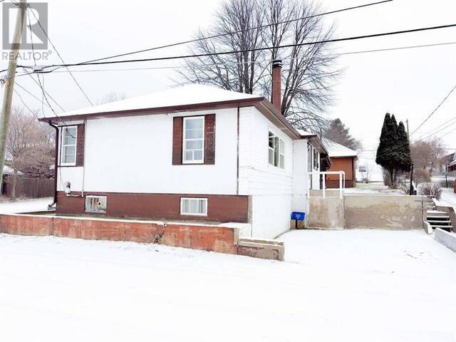 121 & 121 1/2 Seventh Street South Kenora Ontario, P9N 1P6