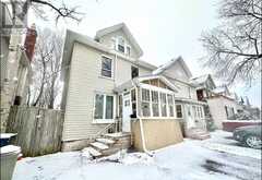 215 Marks ST N | Thunder Bay Ontario | Slide Image One