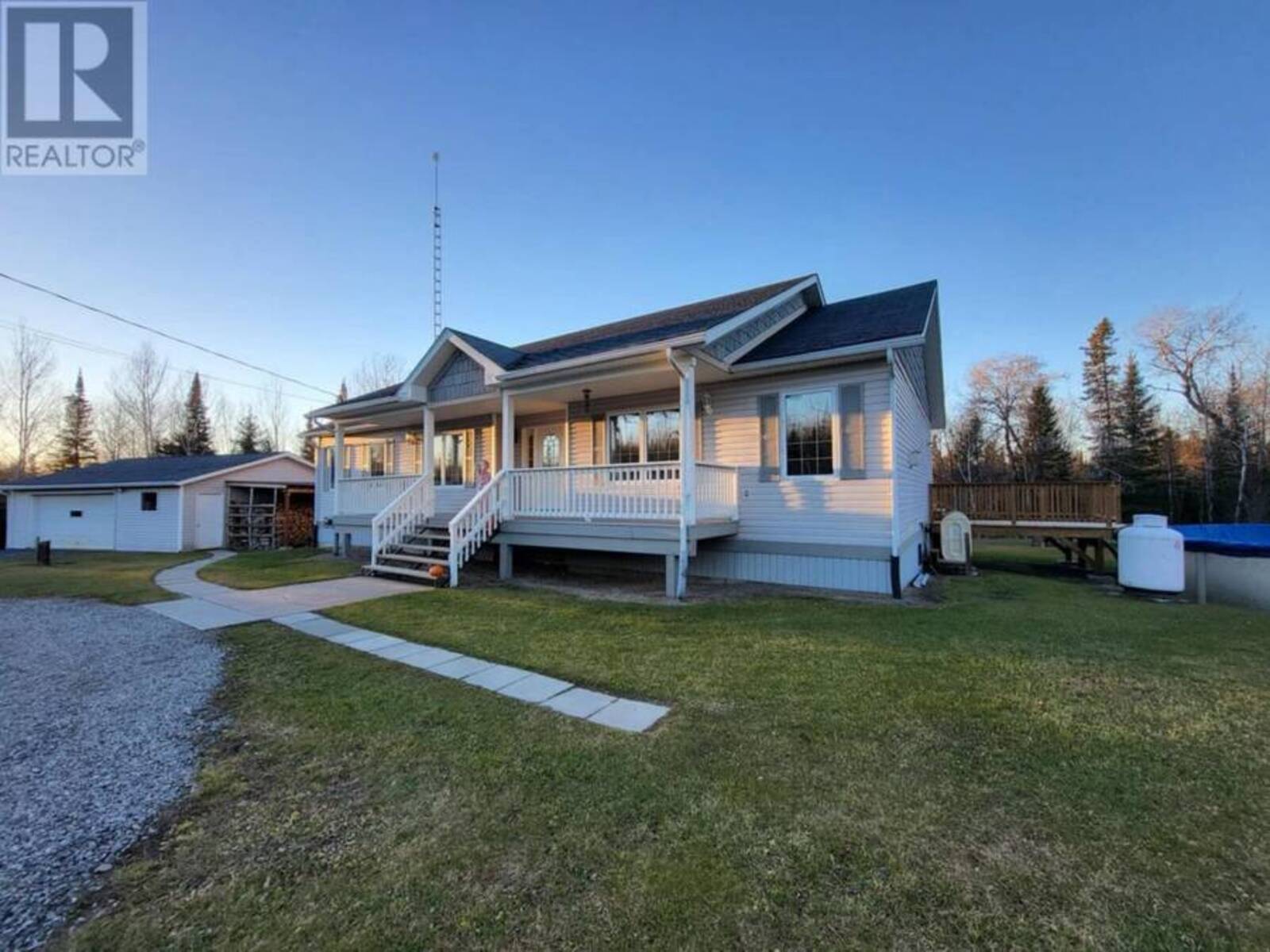 212 WORONA ROAD, Kenora, Ontario P9N 0E4