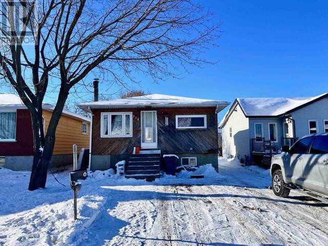 312 Ontario ST Thunder Bay Ontario, P7B 3H1