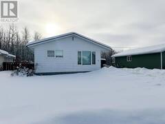 26 Dickenson RD Balmertown Ontario, P0V 1C0