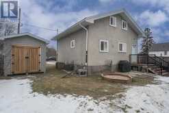 42 Kenogami AVE N | Thunder Bay Ontario | Slide Image Three