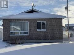 77 Matachewan RD Manitouwadge Ontario, P0T 2C0