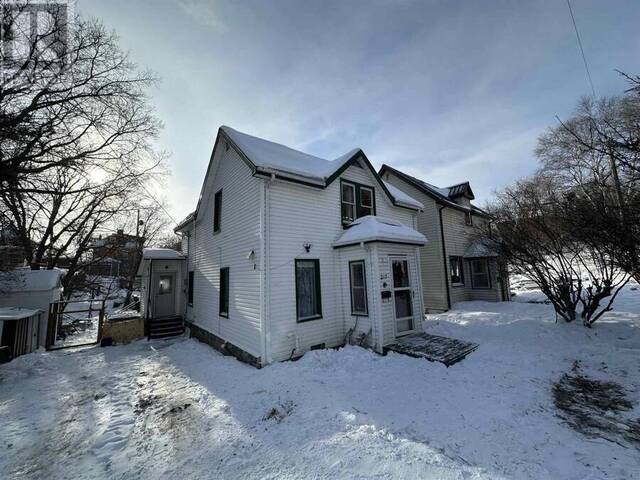 217 Fourth ST N Kenora Ontario, P9N 2M8 - 3 Bedrooms Home For Sale