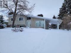 15 Park CRES Dryden Ontario, P8N 1T7