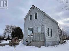 378 Amelia Street E Thunder Bay Ontario, P7E 3Z9