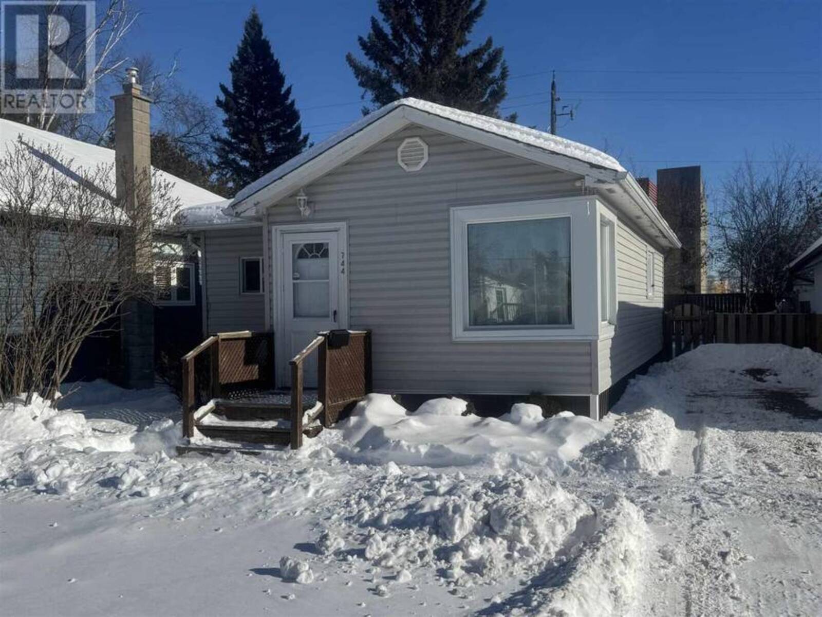 744 Catherine ST, Thunder Bay, Ontario P7E 1L5