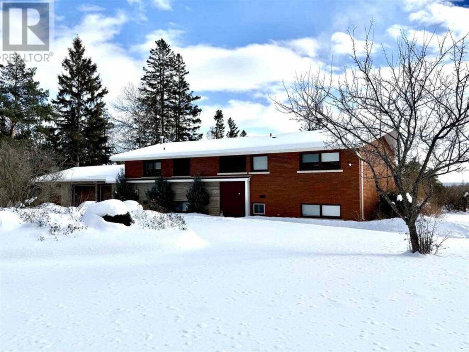 1397 Oliver RD, Thunder Bay, Ontario P7K 1K4