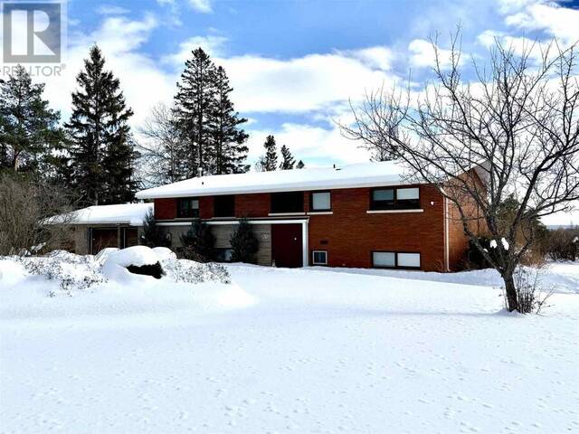 1397 Oliver RD Thunder Bay Ontario, P7K 1K4 - 4 Bedrooms Home For Sale