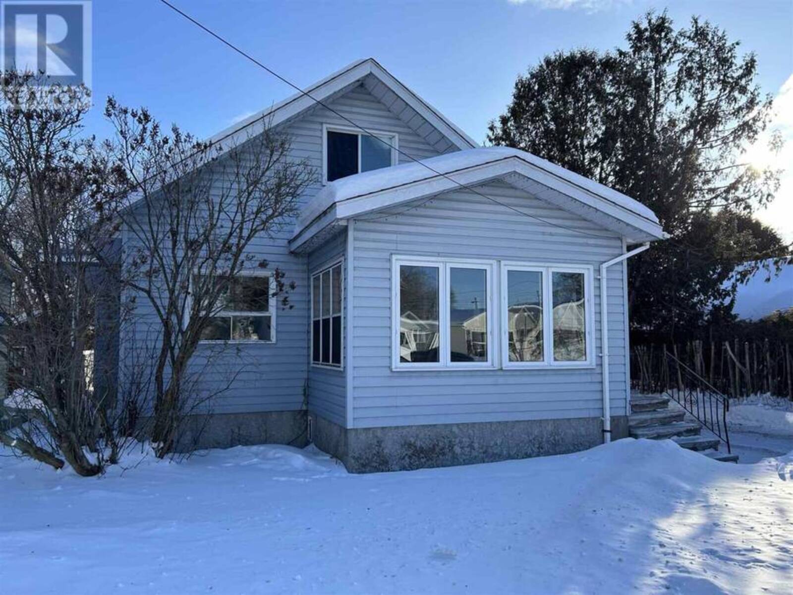 617 FIRST ST E, Fort Frances, Ontario P9A 1L4