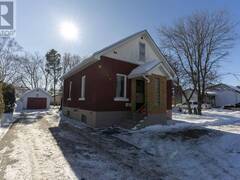 367 Arundel ST Thunder Bay Ontario, P7A 1L4