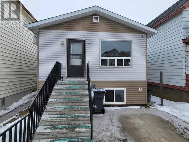 522 MCINTOSH ST Thunder Bay Ontario, P7C 2Z9 - 5 Bedrooms Home For Sale