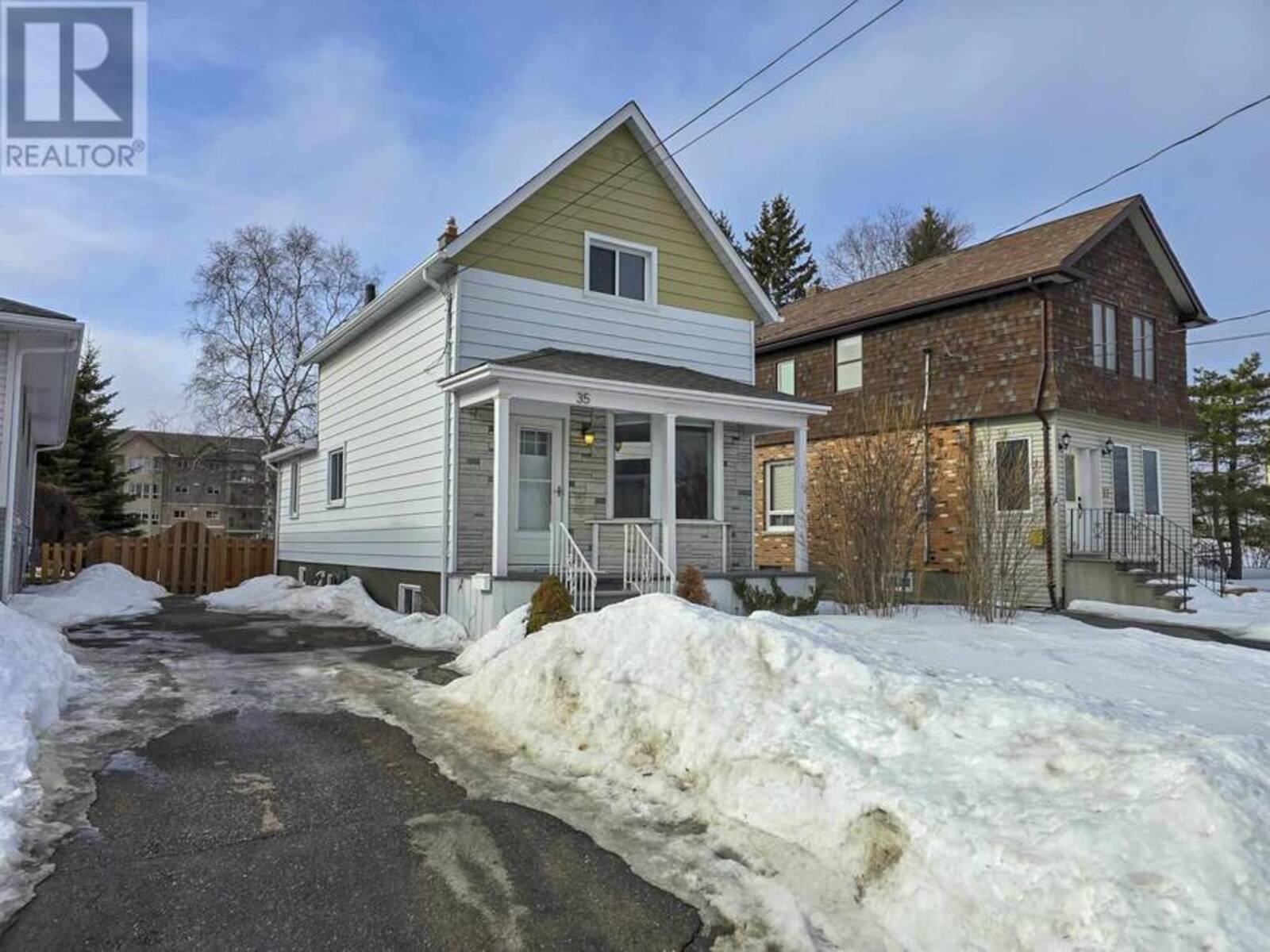 35 Carrie ST, Thunder Bay, Ontario P7A 4H9