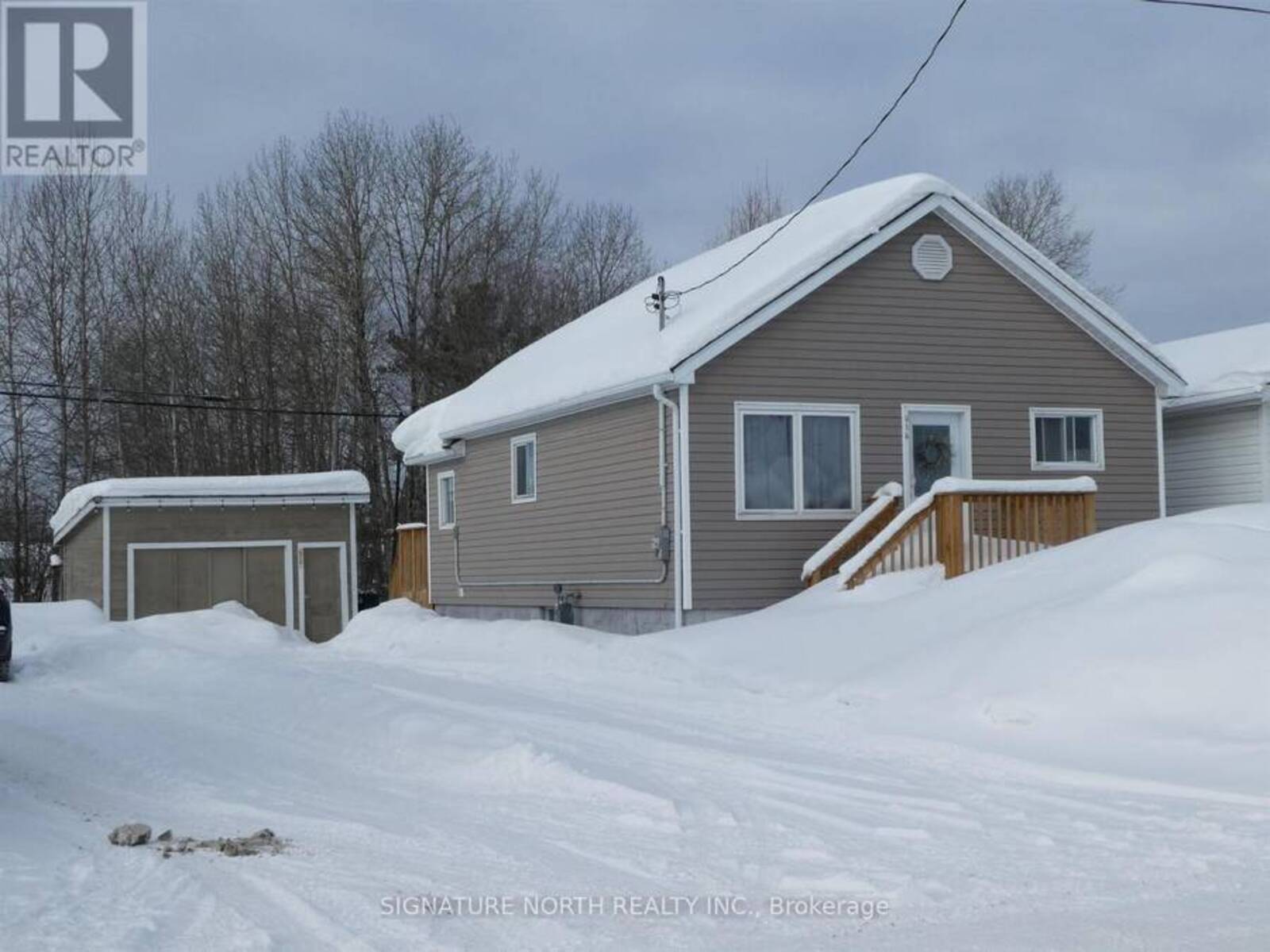 914 FIRST ST E, Greenstone, Ontario P0T 1M0