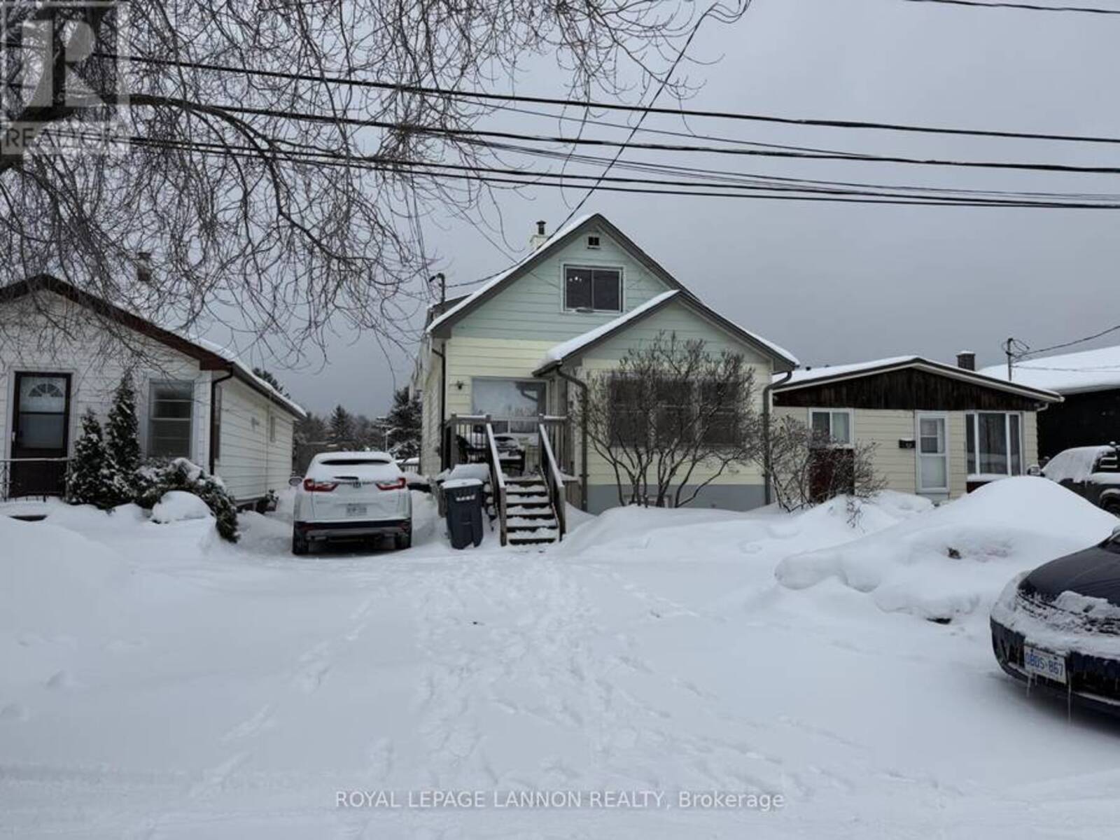 216 ONTARIO STREET, Thunder Bay, Ontario P7B 3G8